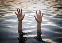 一名妇女溺水，丈夫在附近逗留10分钟，2天后报警。